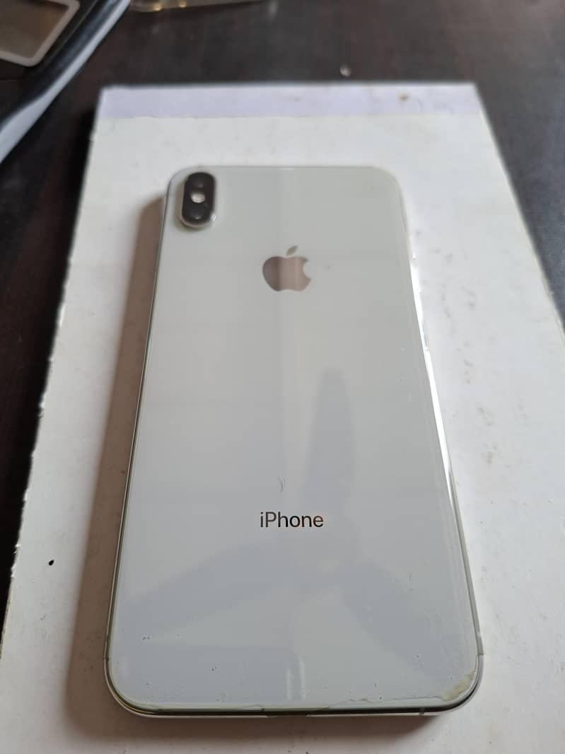 Apple iPhone XS Max 1