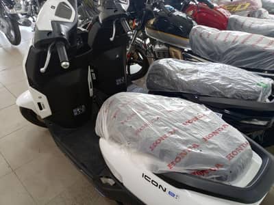 Honda icon Scooty