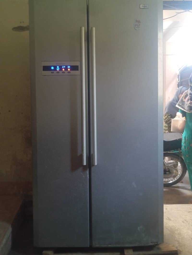 refrigerators 0