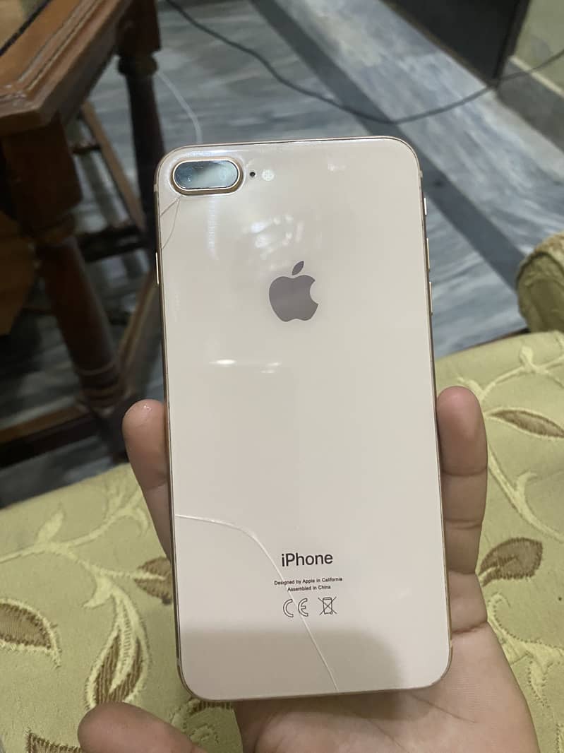 Apple iPhone 8 Plus 0