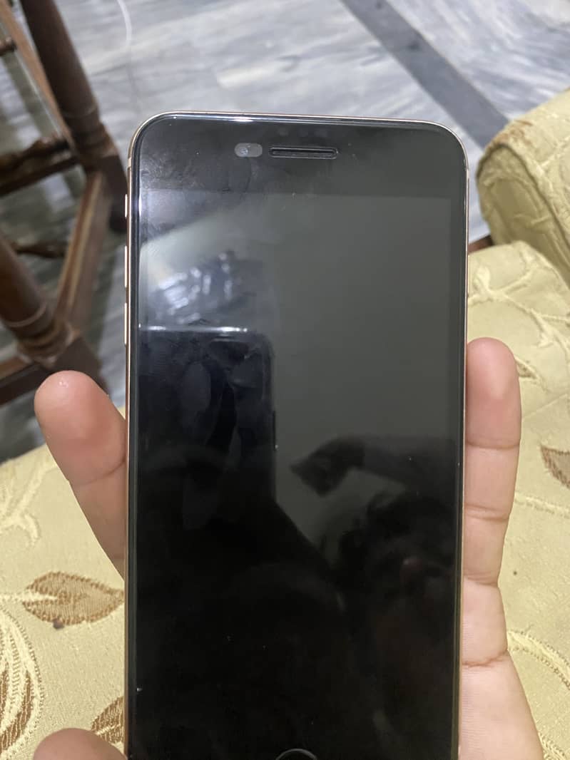 Apple iPhone 8 Plus 3