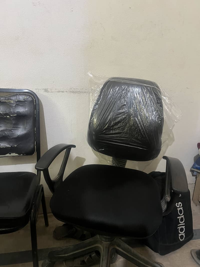Movable chair 1