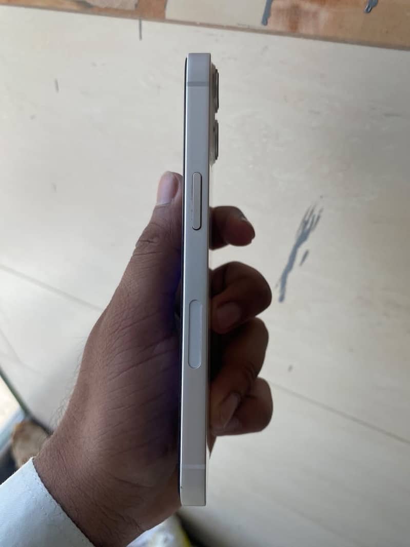 Apple iPhone 13 3