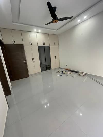 Buy A Upper Portion Of 10 Marla In G-13