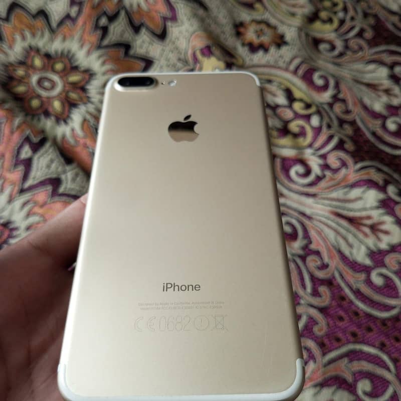 Apple iPhone 7 Plus 1