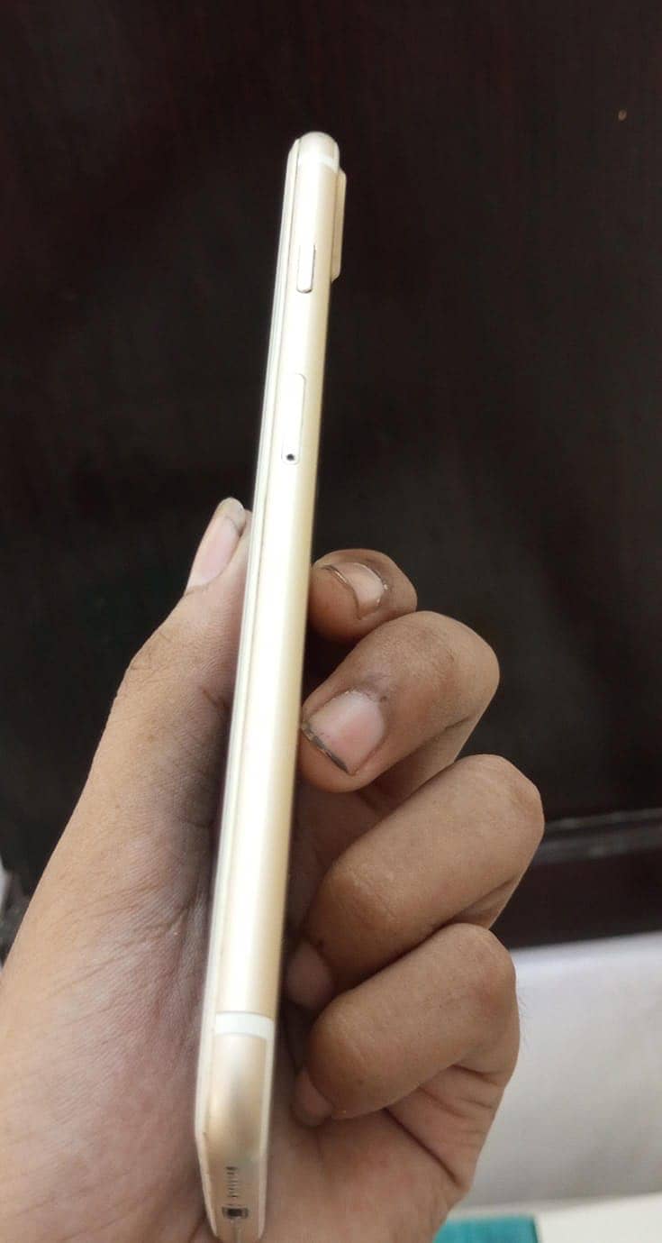 Apple iPhone 7 Plus 4
