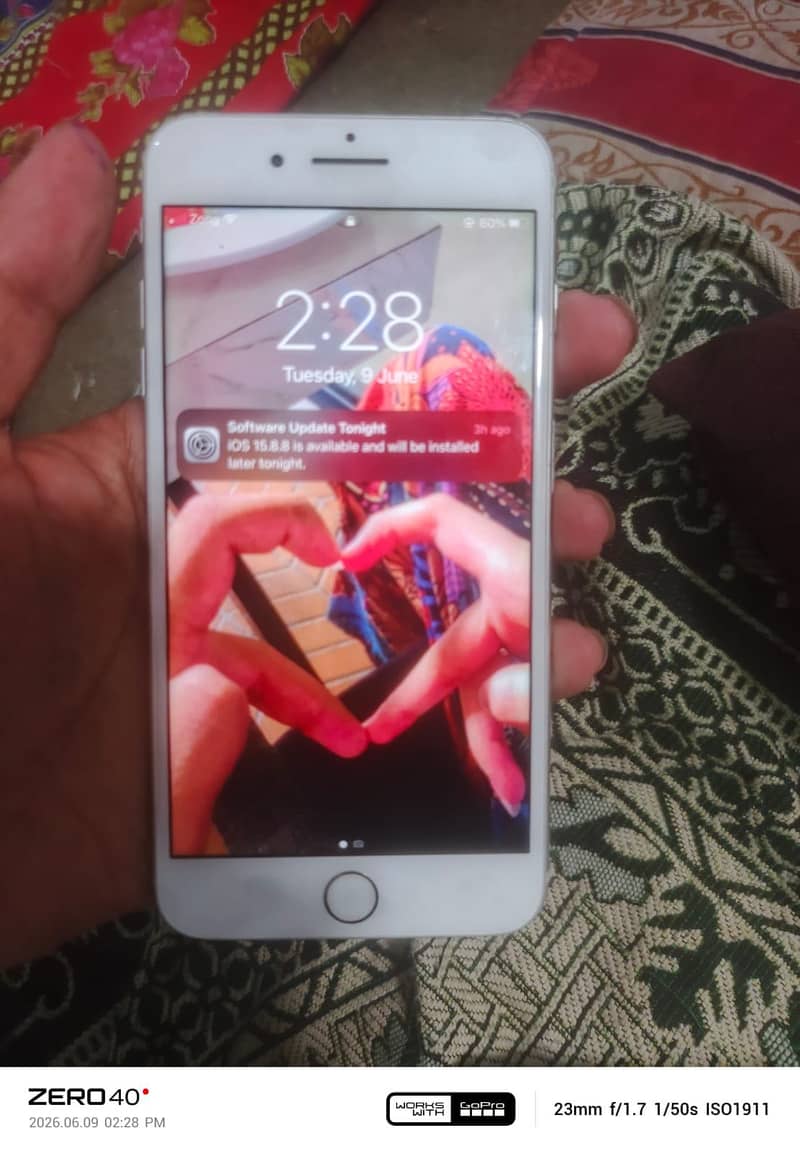 Apple iPhone 7 Plus 0