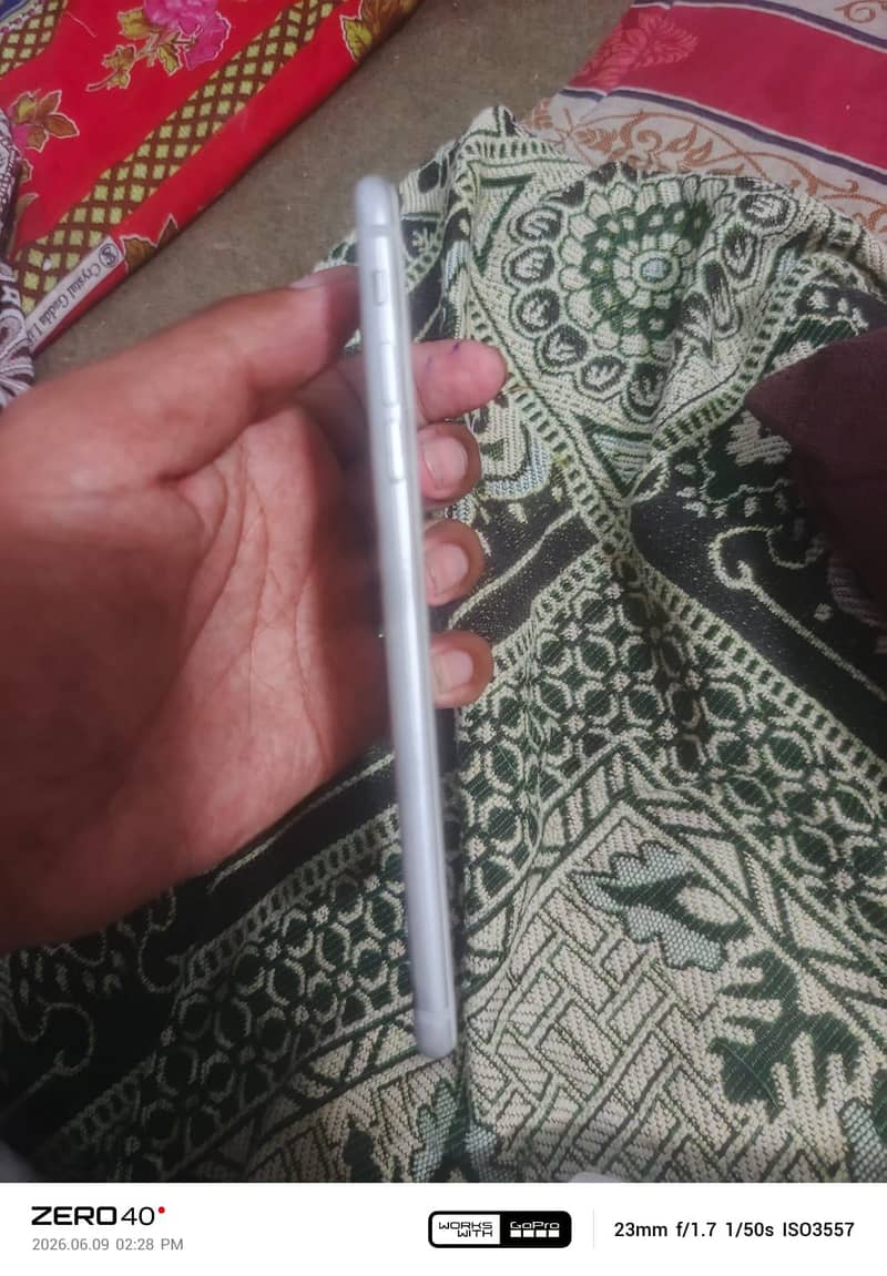 Apple iPhone 7 Plus 2