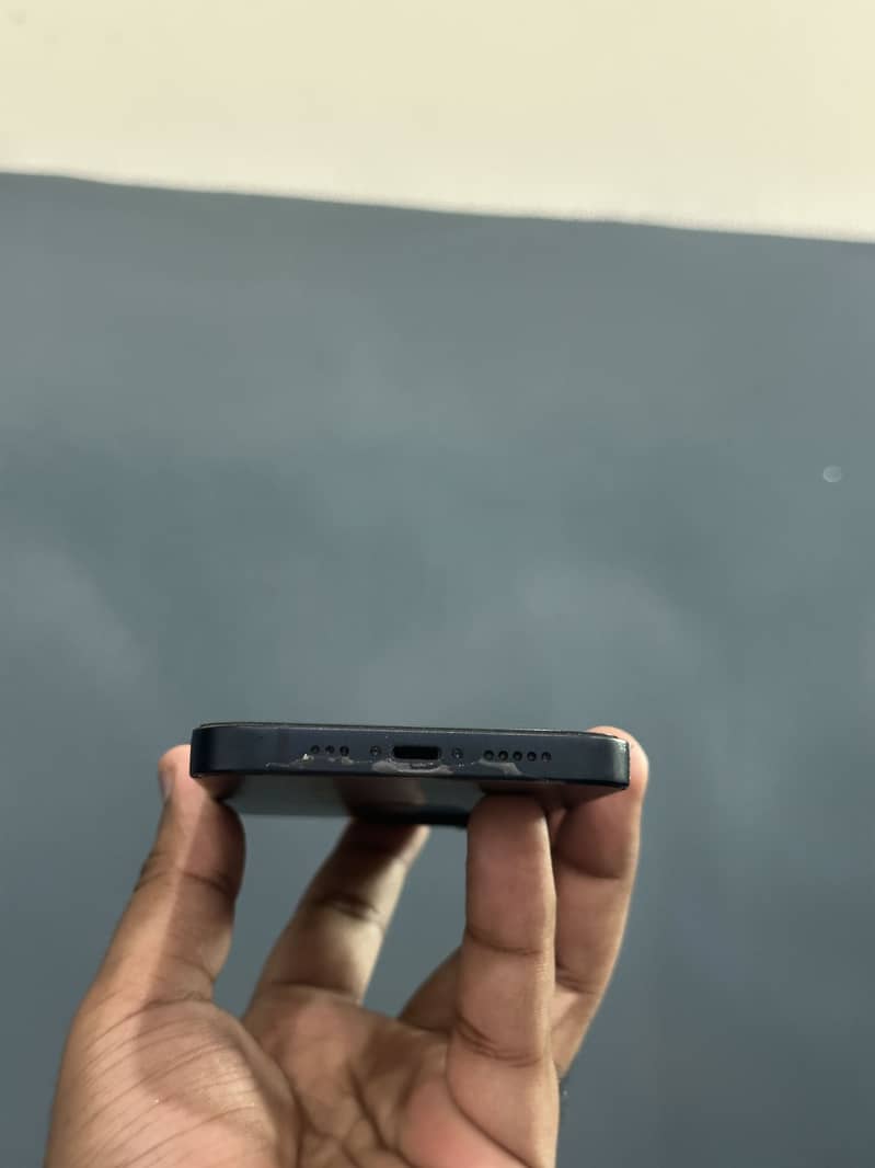 Apple iPhone 13 3
