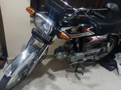 Honda cd70  black color 2025 model
