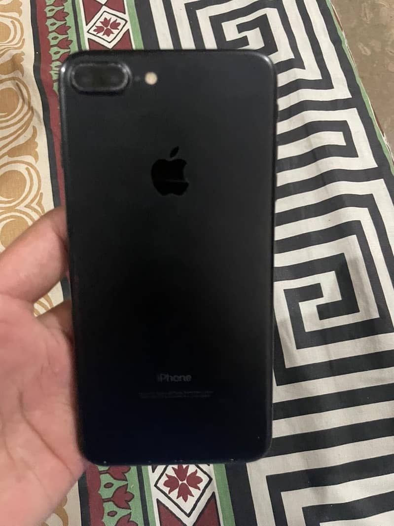 Apple iPhone 7 Plus 5