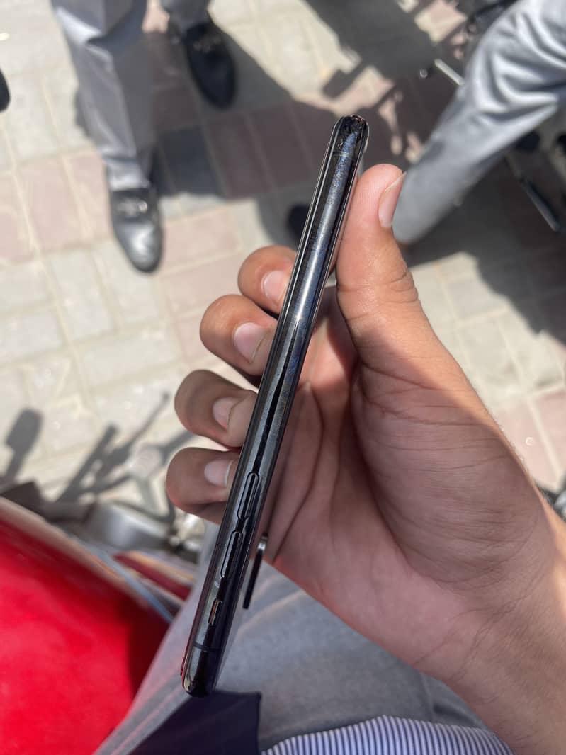 Apple iPhone X 2