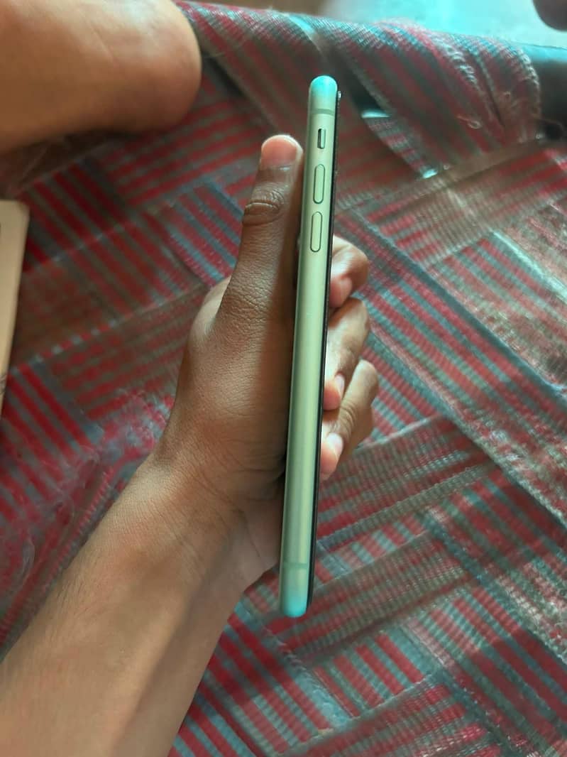 Apple iPhone 11 2