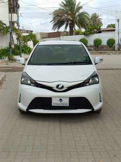 Toyota Vitz 2015