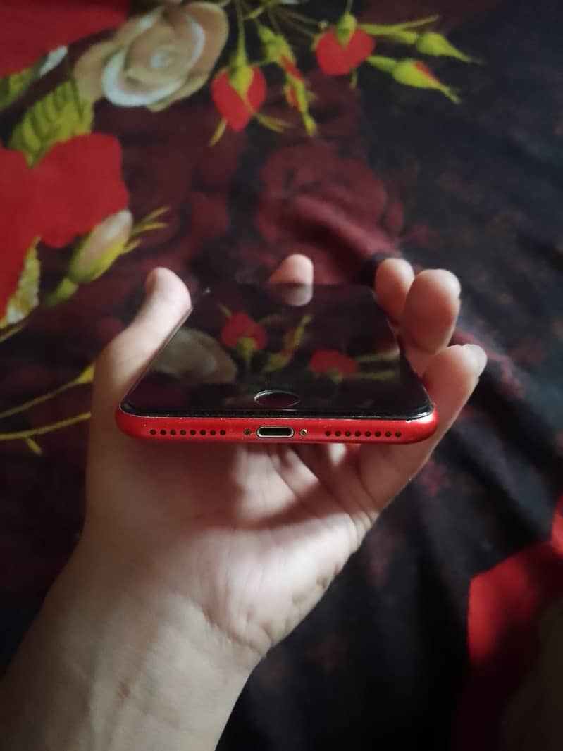 Apple iPhone 8 Plus 4