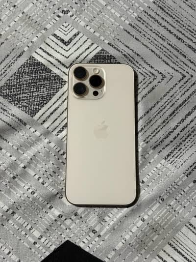 Apple iPhone 16 Pro Max
