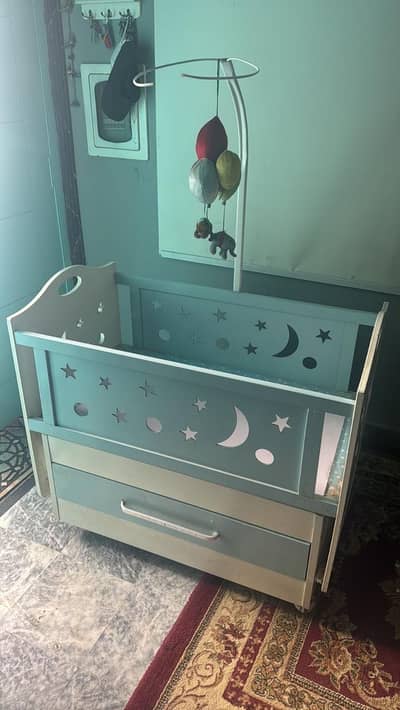 Baby cot for sale in 10/10 condition