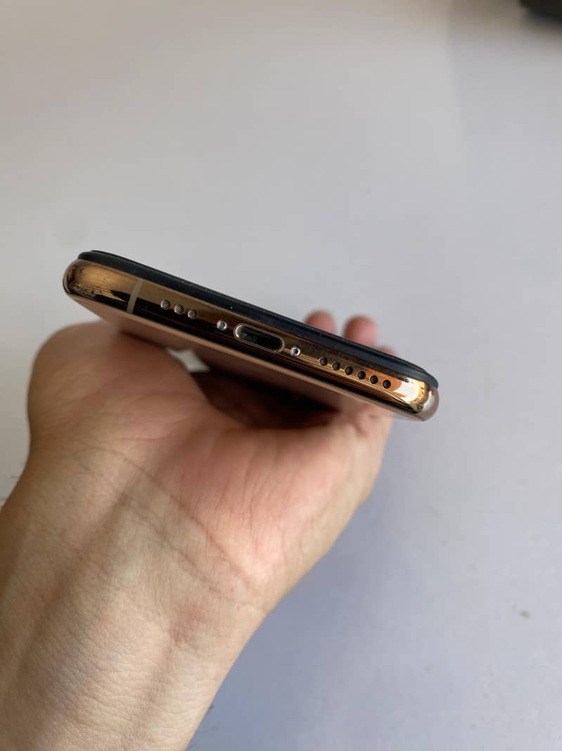 Iphone XS 4