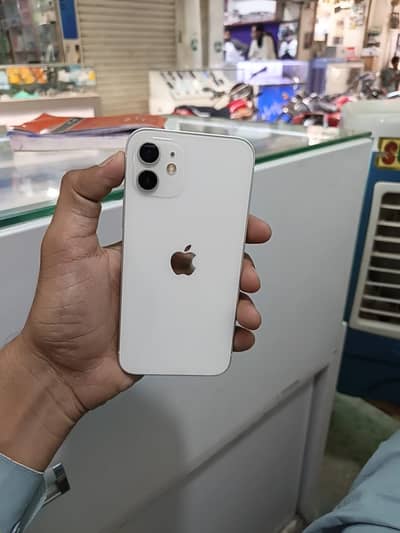 Apple iPhone 12