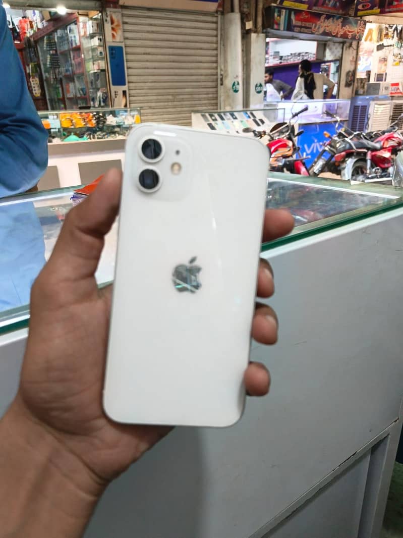 Apple iPhone 12 5