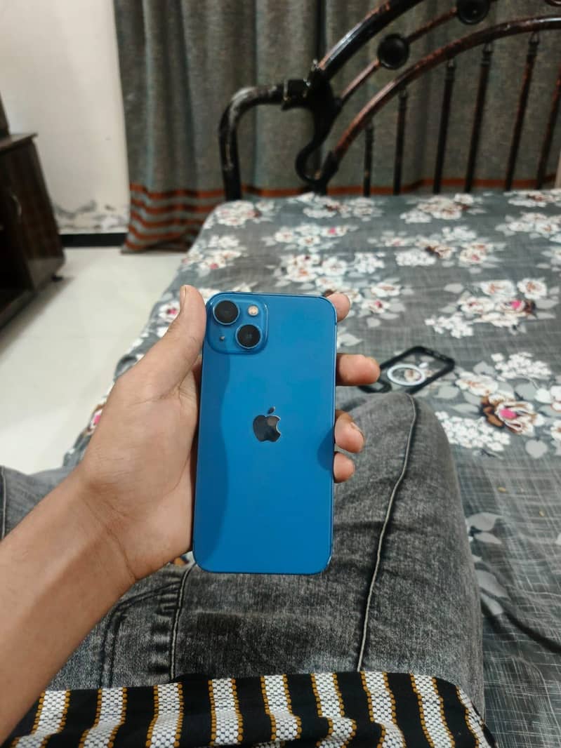 Apple iPhone 13 2