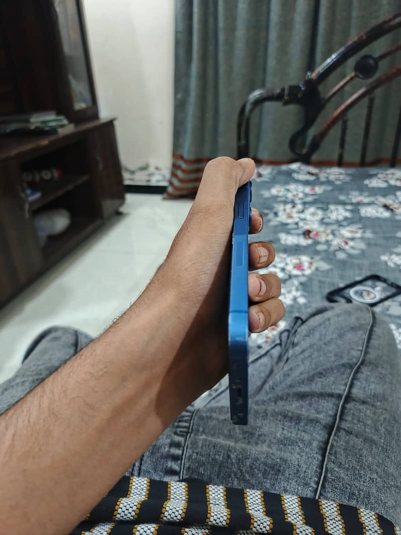 Apple iPhone 13 3
