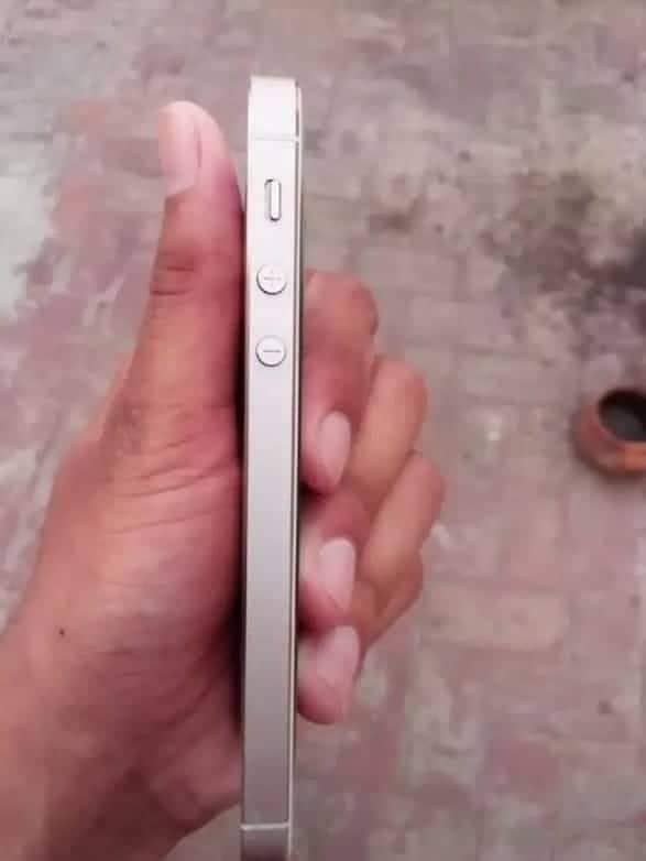 Apple iPhone 5s 3