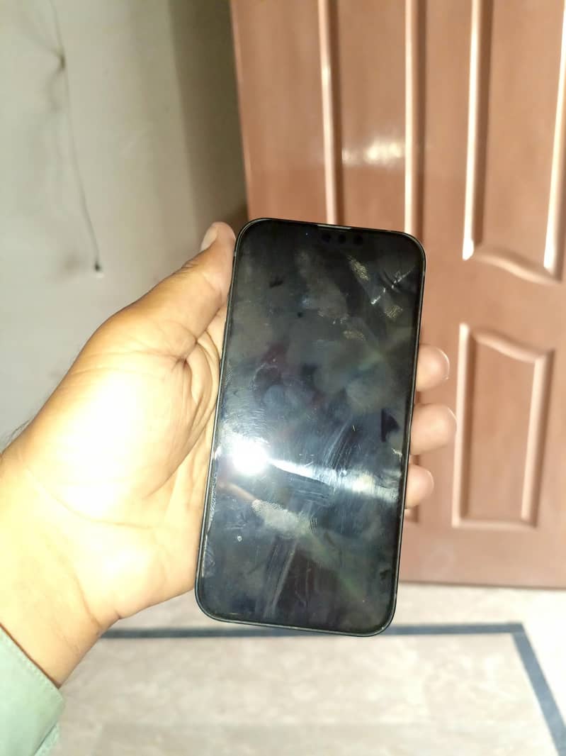 Apple iPhone 13 1