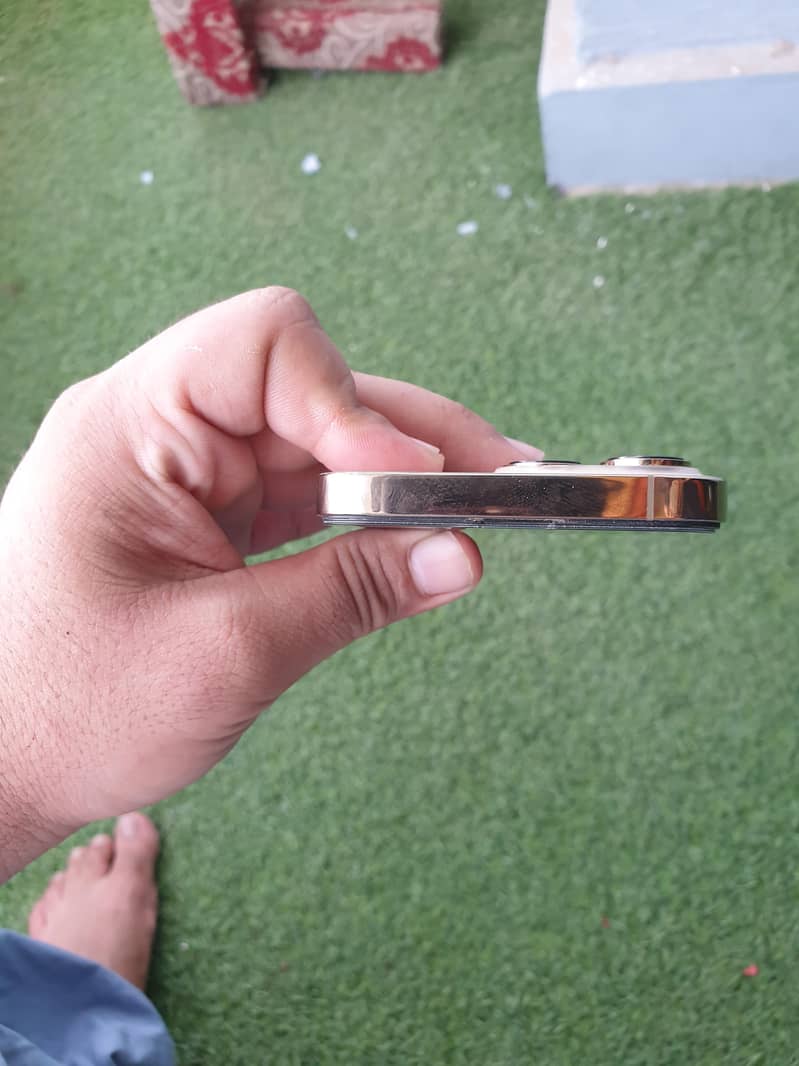 Apple iPhone 13 Pro 9