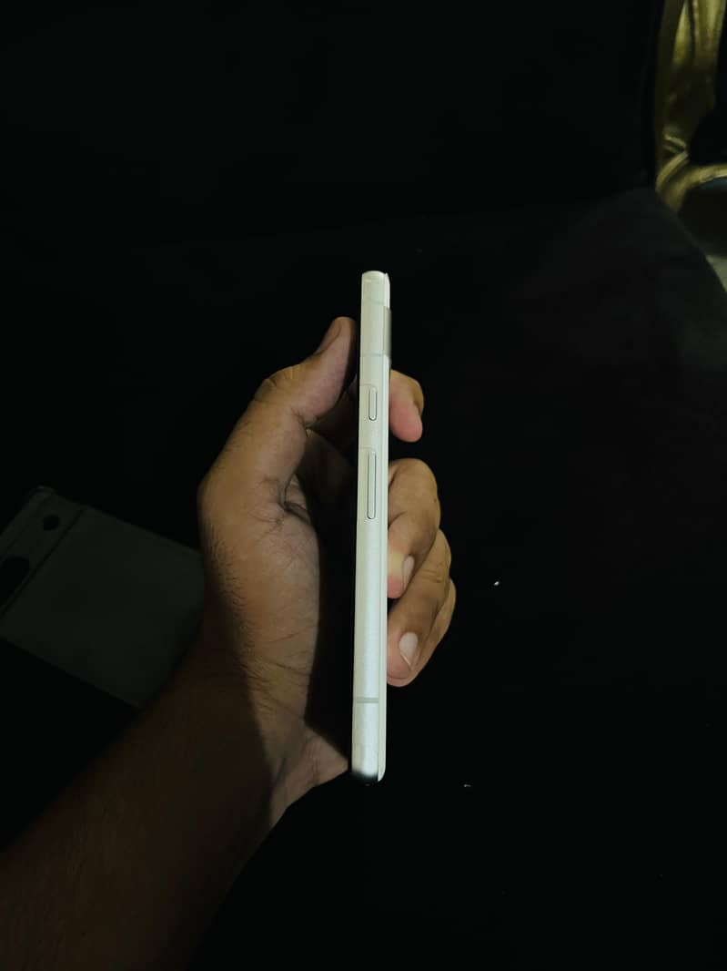 Google Pixel 7a 4