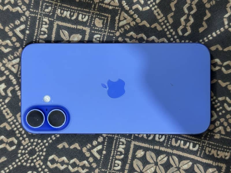 Apple iPhone 16 Plus 0