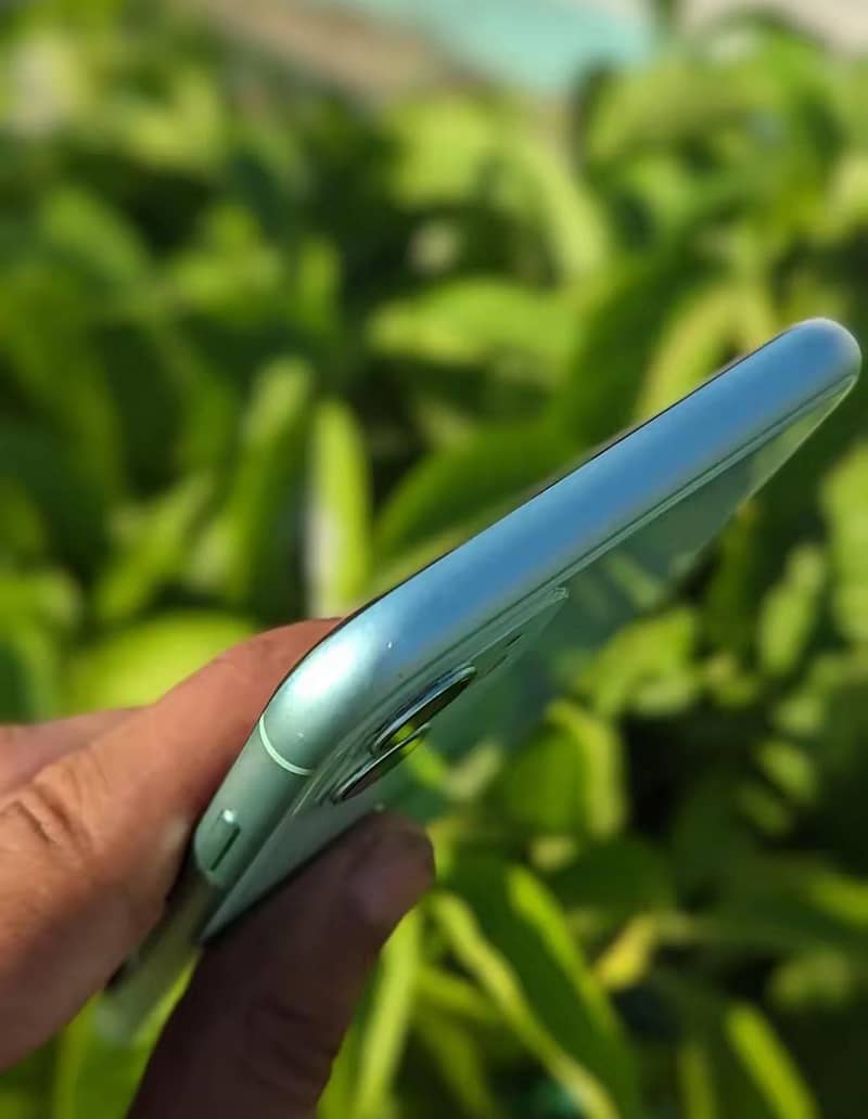 Apple iPhone 11 3