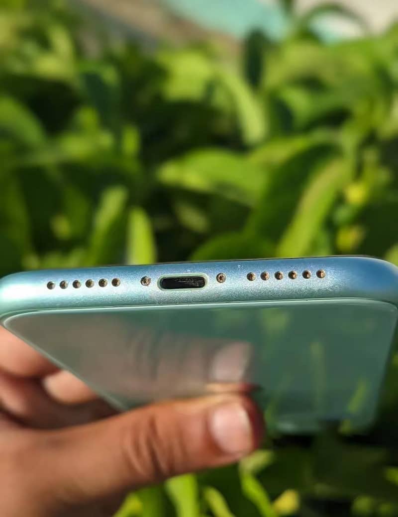 Apple iPhone 11 6