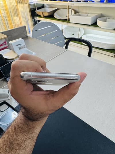 Apple iPhone 11 Pro 256 gb pta approved silver