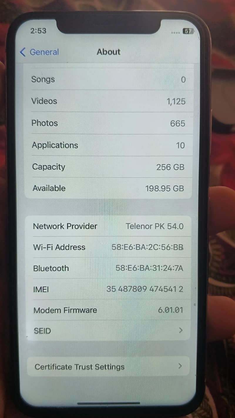 Apple iPhone X 4