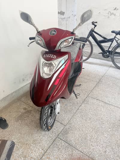 United US Scooty 100 Model 2023 | 4000 Kms  Use |  Call 0329 - 1799991