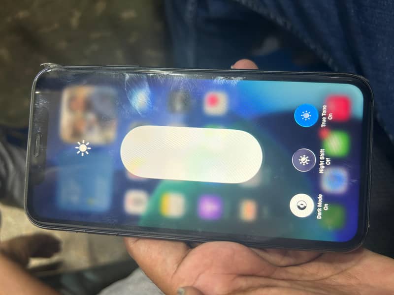 IPHONE 11 BRAND NEW IS  UP FOR SALE 4