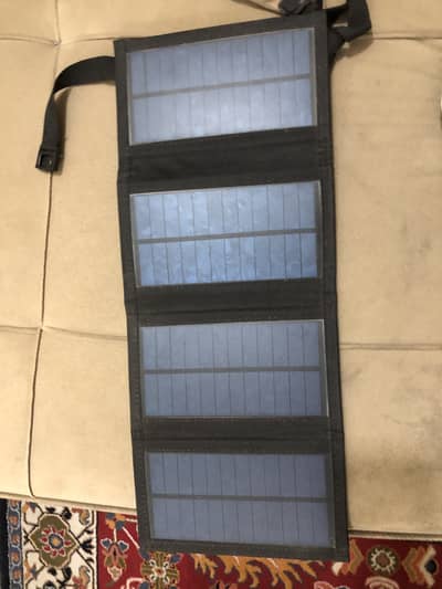 Solar Charger, for Travelling / Hiking/ Trekking/ Climbing/ Cycling