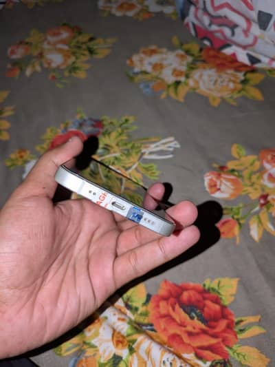 Apple iPhone 14