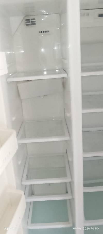 haier double door computerize pridge for sale condition 10 by 10