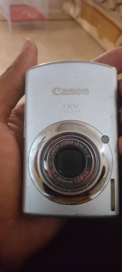 Canon IXY Digital 920