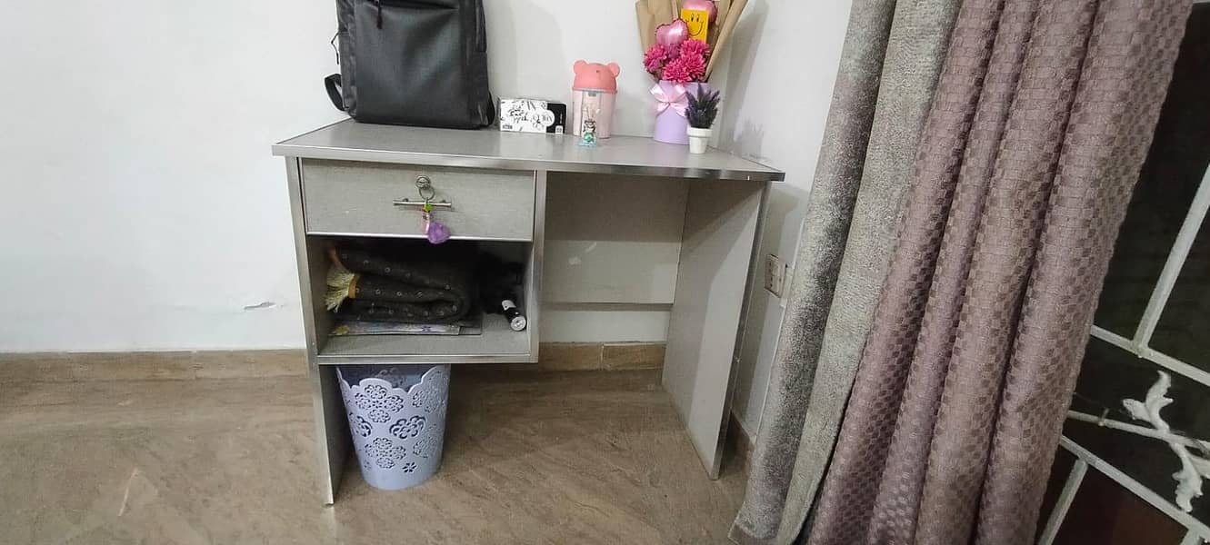 Study Table Good Quality 1