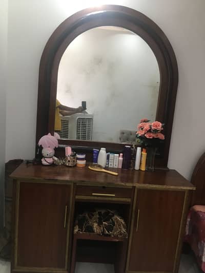 Dressing table