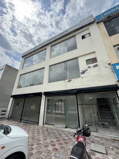 5 MARLA Commercial floor for rent serious clint only