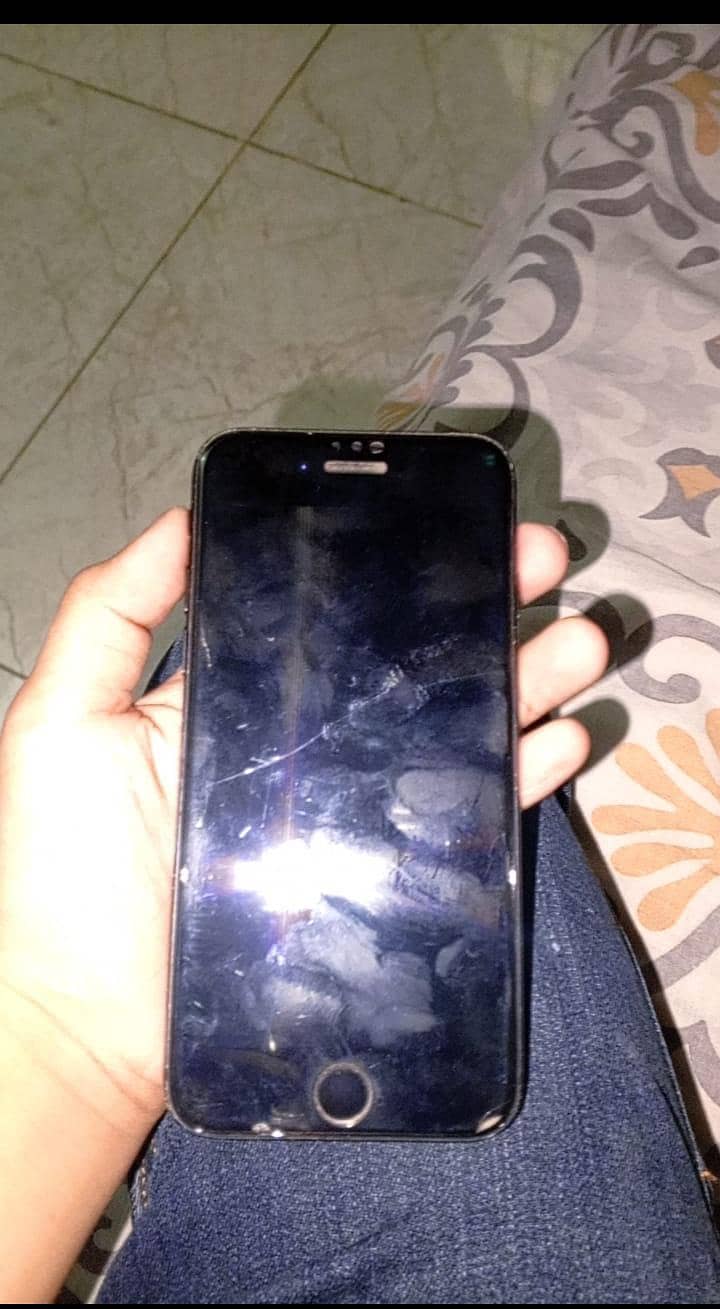 Apple iPhone 7 2