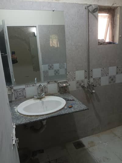 G-11/4 FGEHA E-Type 2nd Floor Flat For Rent