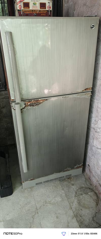 pel refrigerator full size  silver gary used condition hai sirf