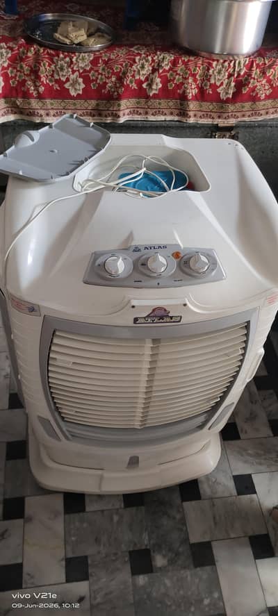 atlas company air color 10/10 condition only 10 days used