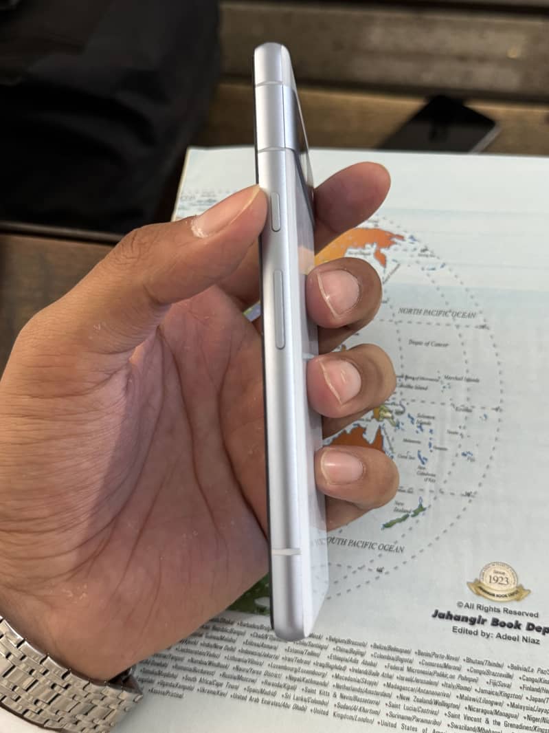 Google Pixel 7a 1