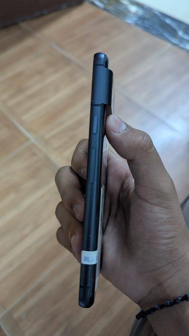 Google Pixel 8 4